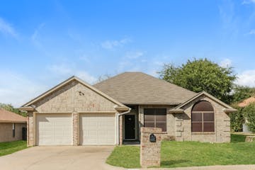 1632 Hunting Green Dr Fort Worth, TX 76134